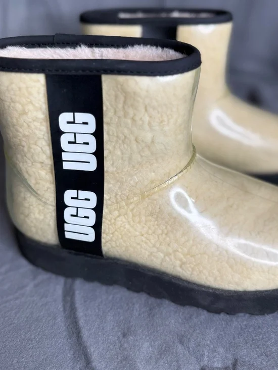 UGG Classic Clear Mini Waterproof Boots Natural Black Sheepskin Lining Size 8 - Picture 4 of 10